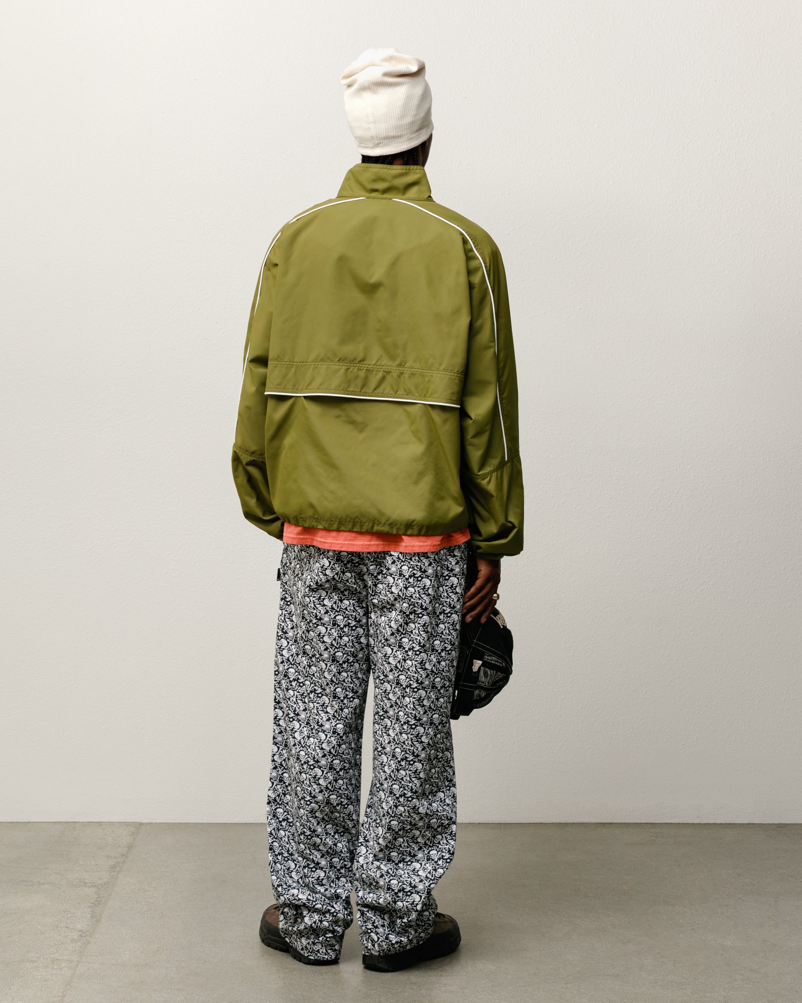 LIGHTWEIGHT PULLOVER JACKET