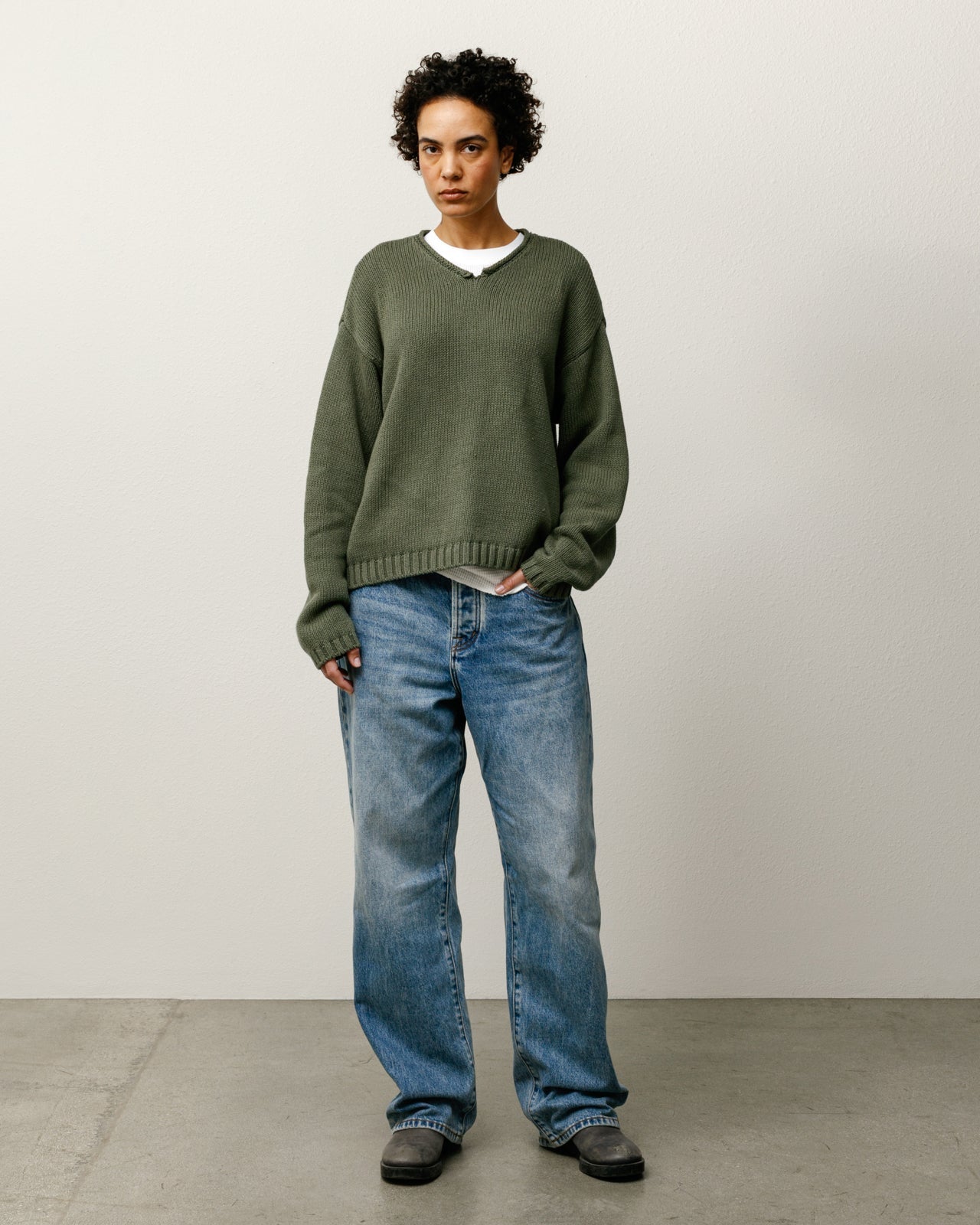 ROLL V NECK SWEATER