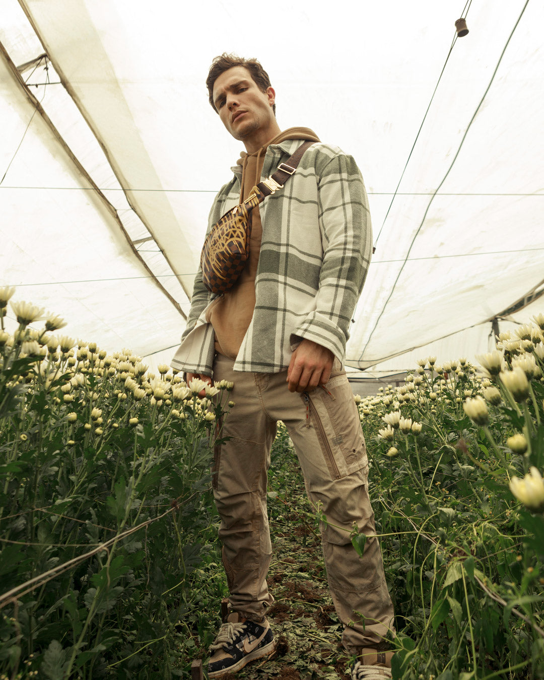 PARIS PAINT SAVVY CROSSBODY